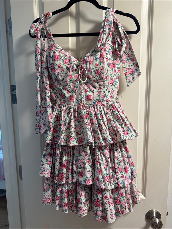 MARBLE Dresses & Skirts - MARBLE White Floral Tiered Mini Dress with Pink & Green Roses